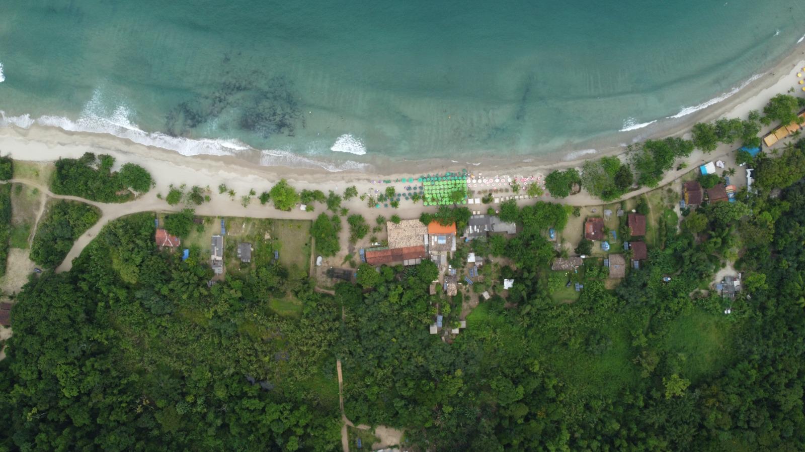 Canal costeiro — praia em arco, Ilhabela — A4UATRO Drone